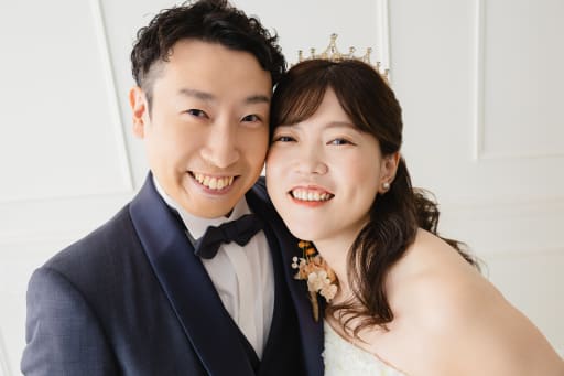 お二人の顔をギューと近づけて