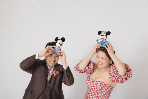 ぬいぐるみを頭に載せて、大爆笑！