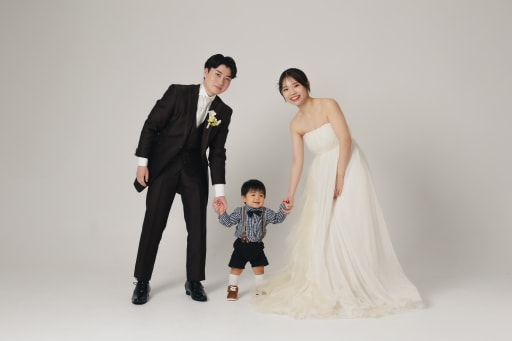   手を繋いで 3人で仲良く手を繋いでパシャリ！ 