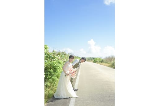 まっすぐ続く道