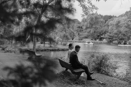 湖と、モノクロで