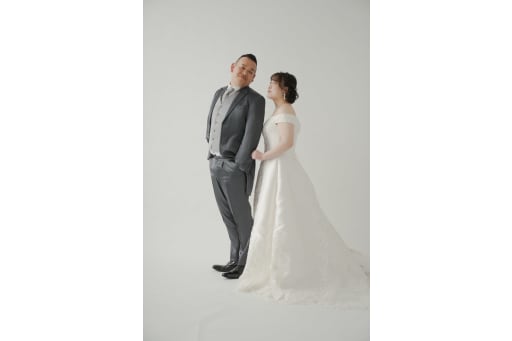 シンプル背景で婚礼写真 | デコルテフォトグラフィー | 前撮り