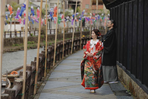 黒壁でグッと締めます！！