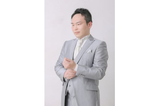 緊張気味な新郎様も！
