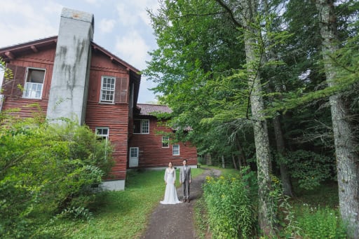 睡鳩荘の横にて