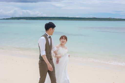 海辺を歩いて！