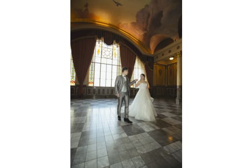 手を取り合って  