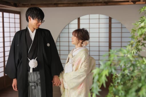 お二人でお庭に出ます