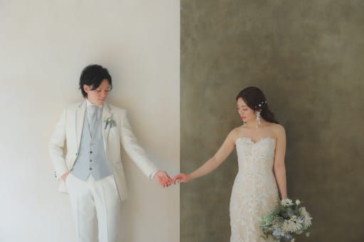 手をとって