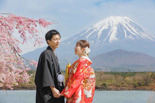 富士山を背景に