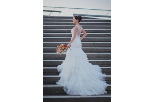 新婦様の後ろ姿のソロショット！ 横顔がとても素敵ですね＾＾