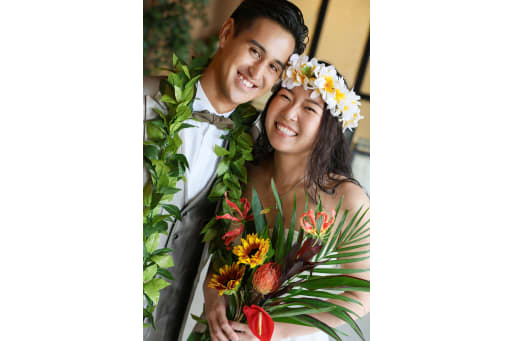 ハワイをイメージしてブーケや小物を持参していただきました！