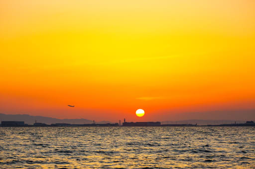 夕焼けの関西国際空港。