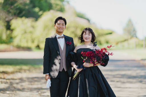 フォーマルな立ち姿も