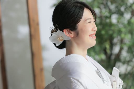 まずは新婦様の眩しい笑顔からスタート