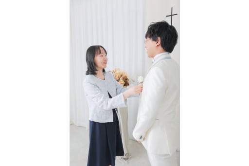 ネクタイを締めて