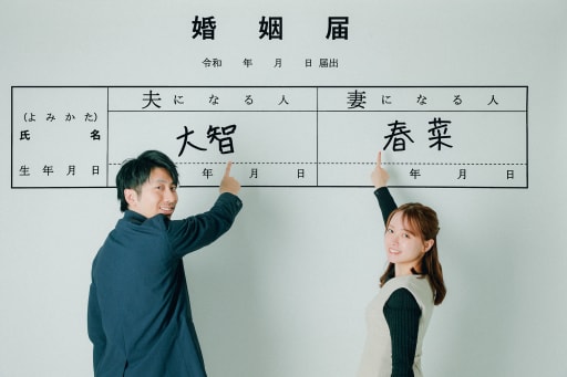 今回は、洋装ハウススタジオで撮影したウェディングフォトのご紹介です。