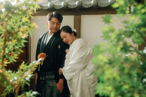 続いては、庭園でのお二人撮り。