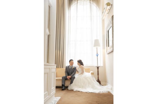 窓辺の光に包まれて、少しリラックス