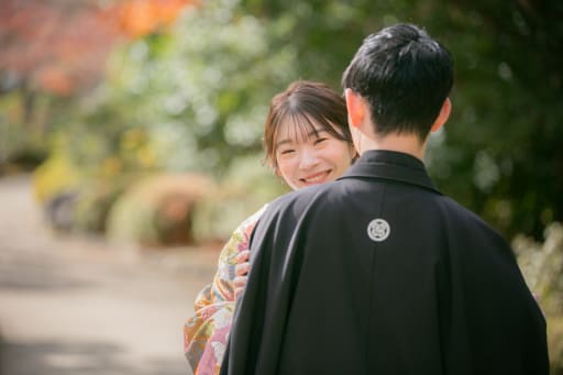 新郎さまごしの新婦さまがとってもかわいい