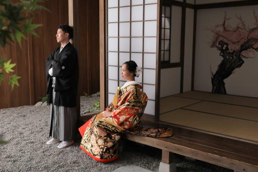 	 縁側に座って