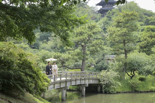 遠くからお二人を