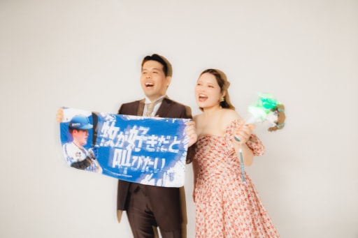 応援タオルとペンライトで、ライブ気分