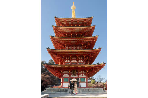 高幡不動尊のシンボルである五重塔の前でバッチリ撮影しました！！