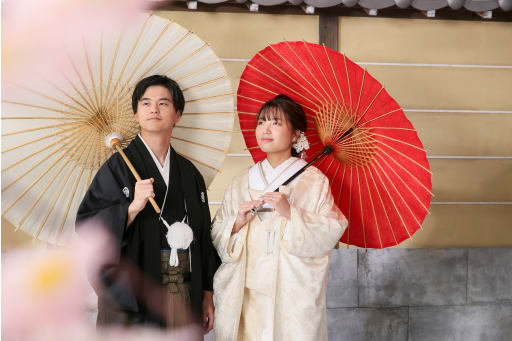 満開の桜をおふたりで眺めながら