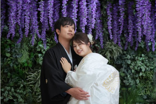 藤の木の下で。