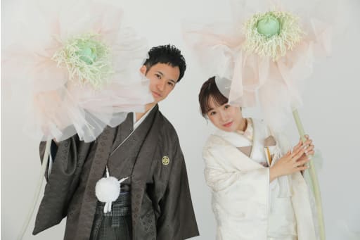 ジャイアントフラワーからのぞいている！