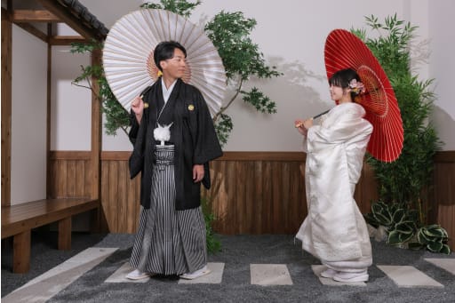 傘を持ってのショットも和の雰囲気を引き出します！