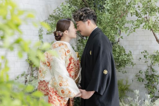 グリーンの中で優しく寄り添って