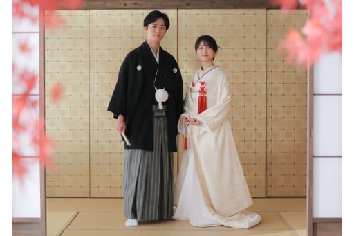 お着物を整えて立ち姿も