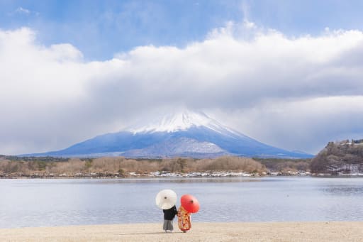 引きのカットも