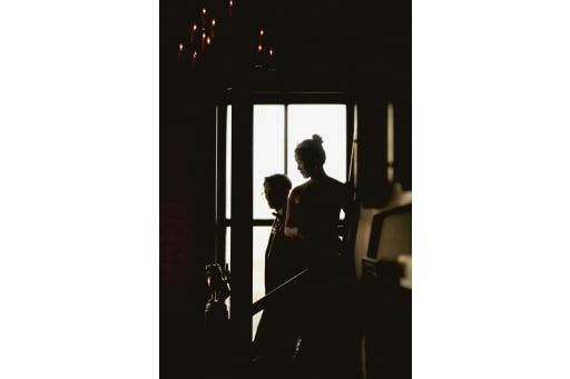 シルエットを大胆に生かしたショットも撮影しました。