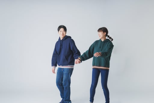 手を繋いで