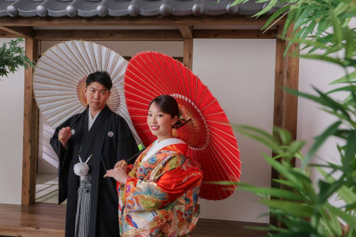傘で凛とした雰囲気✨