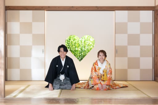 猪目窓で正座ショット