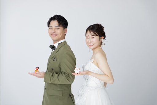 手に乗っているのは？
