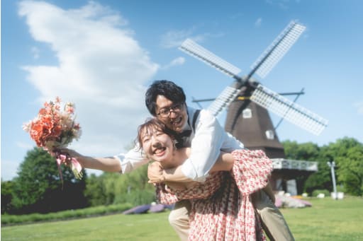 新婦さんからおんぶ！