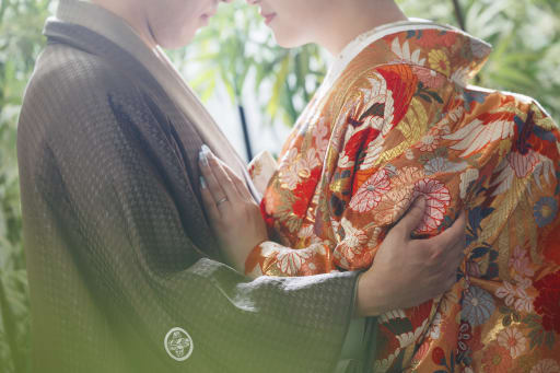 和装の結びは竹林で逆光の撮影♪ 実際に外にいるようなロマンチックなお写真に仕上がりました♪