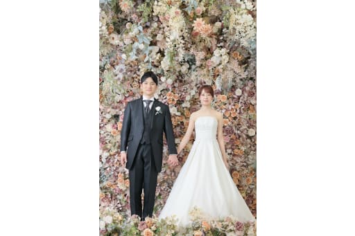 お花の中で洋装バージョン！