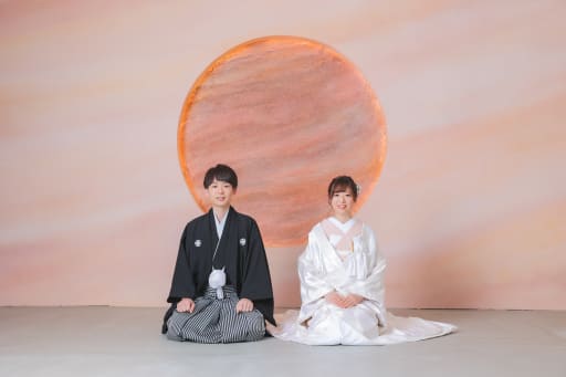 最後は正座のショットで