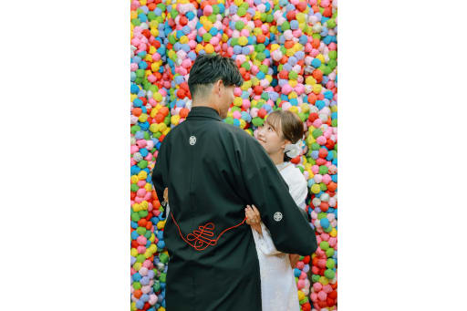 新婦様が愛らしく腕を回した瞬間。
