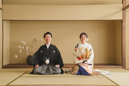 まずは座って