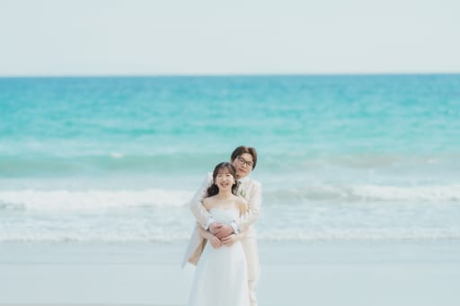 後ろからハグ！