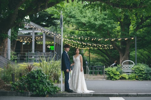 外苑前の並木道の雰囲気と共に