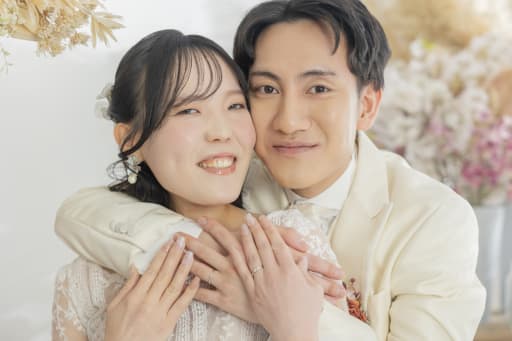 幸せが伝わる至近距離スマイル