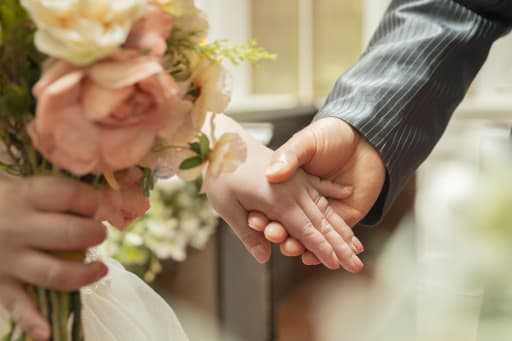 言葉以上に伝わる、繋いだ手の温もり